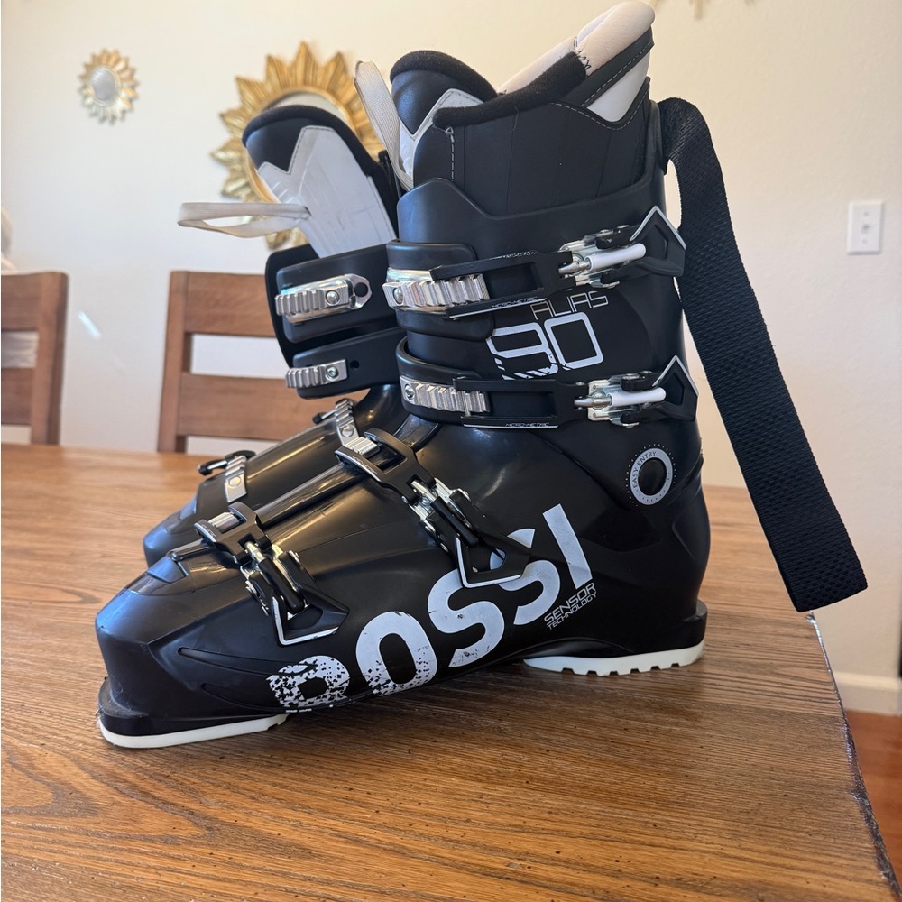 Rossignol Black and Silver Ski Boots